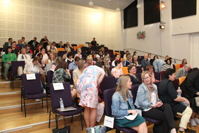 konference